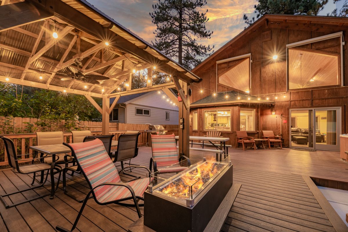 A Snowmass Haven EV Sauna Hot Tub Walk to Slopes and lake