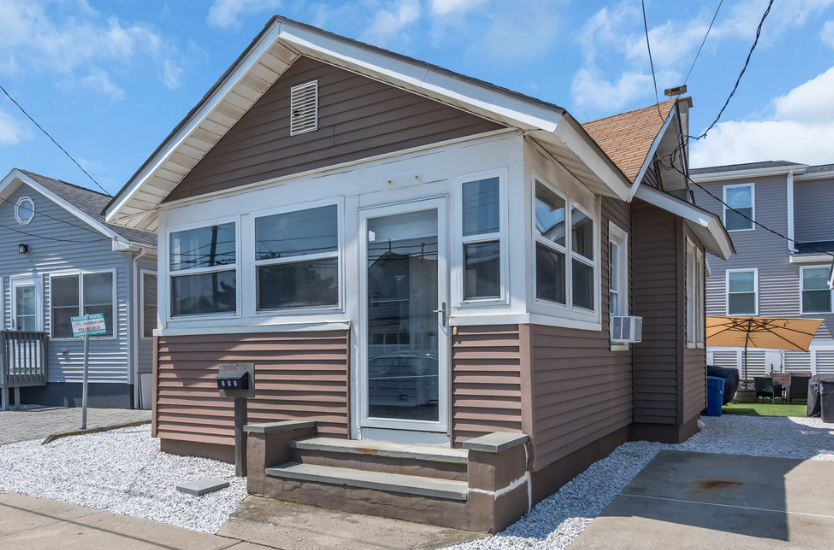 Updated cottage across from the beach & boardwalk Has parking photo 3