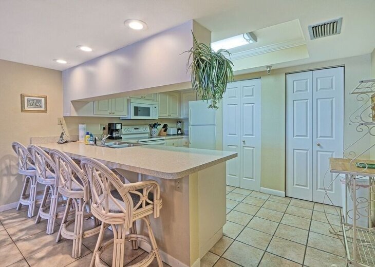 Escape to your private gulf coast sanctuary in Madeira Beach Florida photo 3