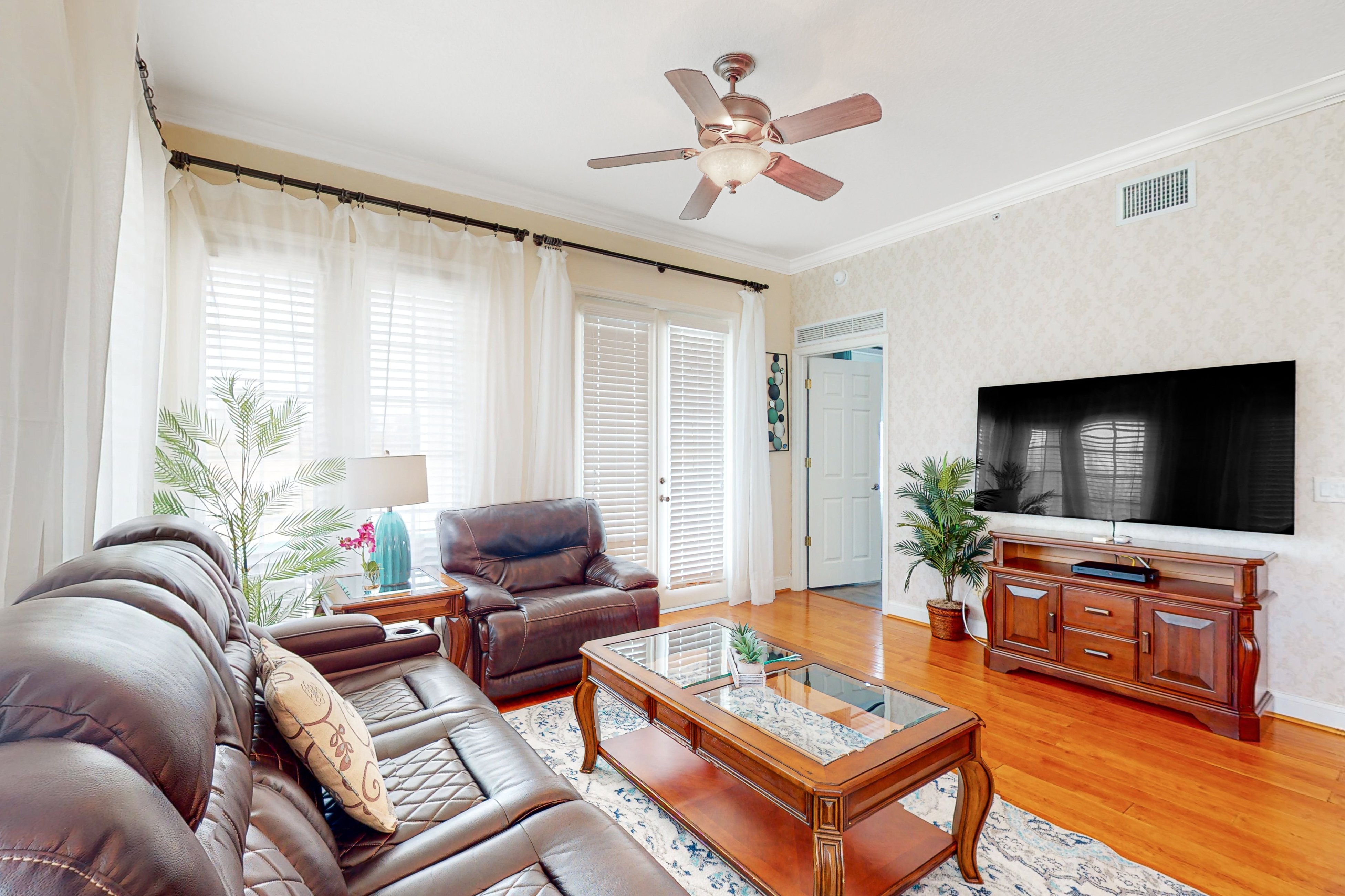 The Classy Condo photo 6