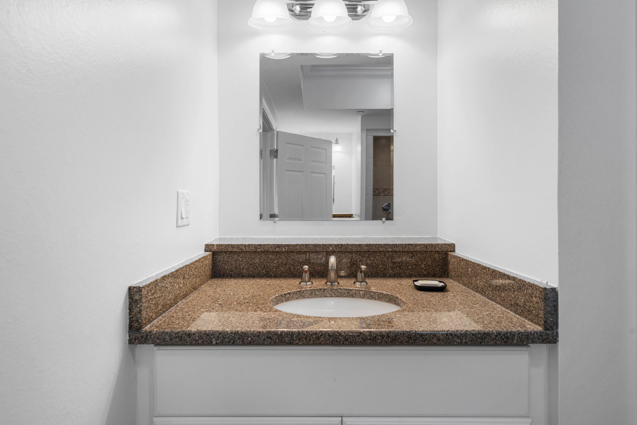 Grande Pearl (Condo) photo 2